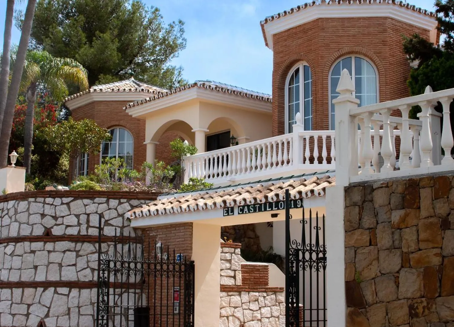 Santa Fe de los Boliches Luxury Villa Overlooking Fuengirola - Ref 86