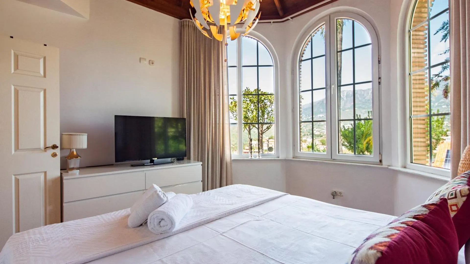 Santa Fe de los Boliches Luxury Villa Overlooking Fuengirola - Ref 86 ספרד